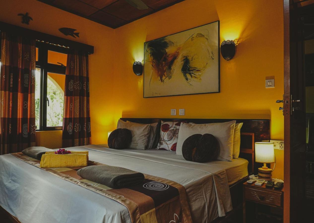 Anse Kerlan Beach Chalets Екстериор снимка