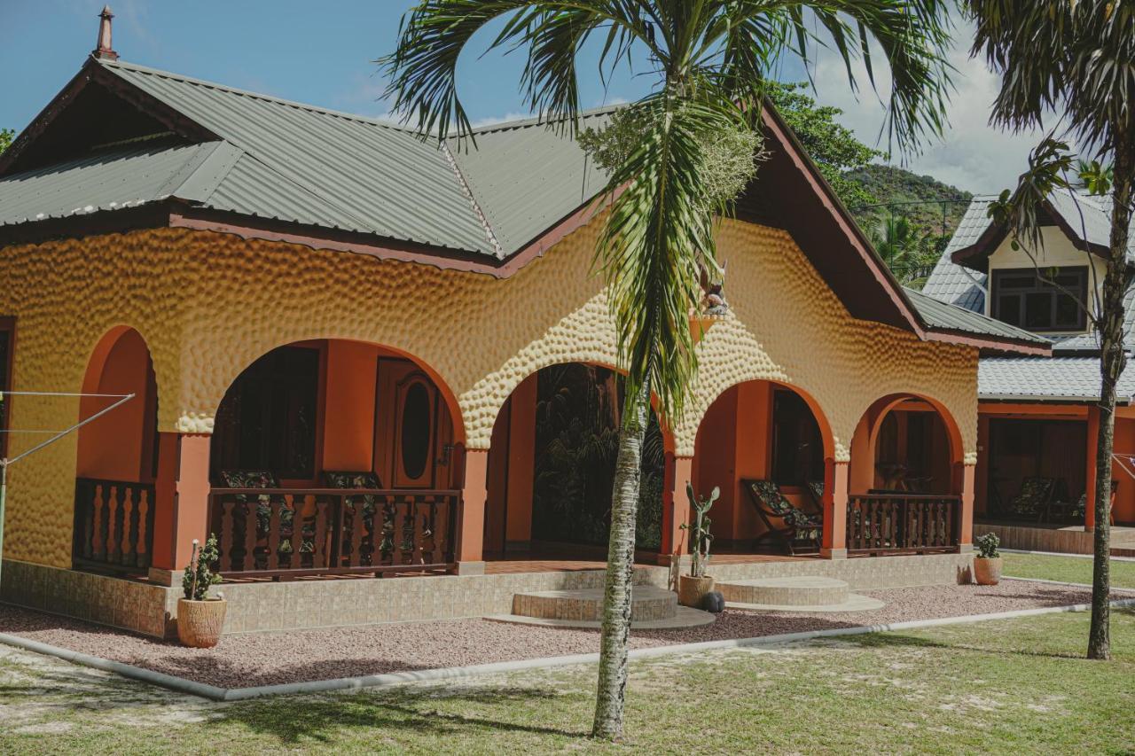 Anse Kerlan Beach Chalets Екстериор снимка