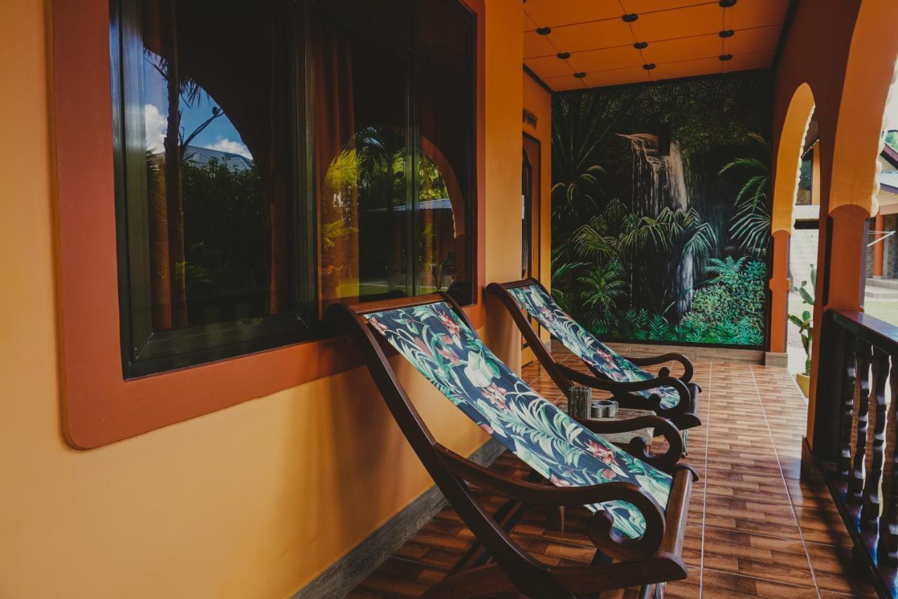 Anse Kerlan Beach Chalets Екстериор снимка
