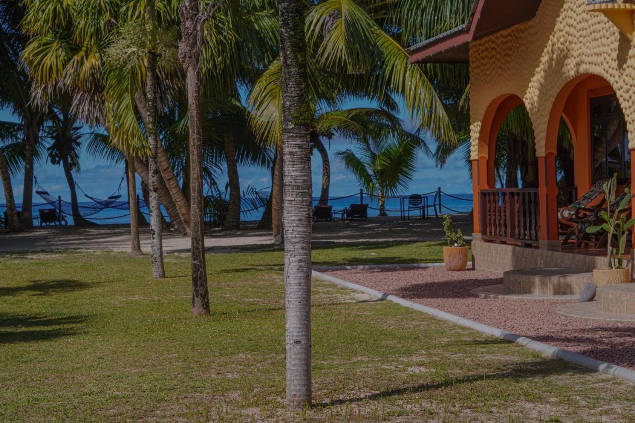 Anse Kerlan Beach Chalets Екстериор снимка