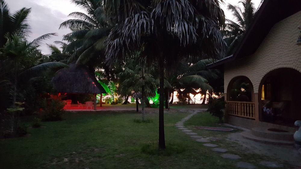 Anse Kerlan Beach Chalets Екстериор снимка