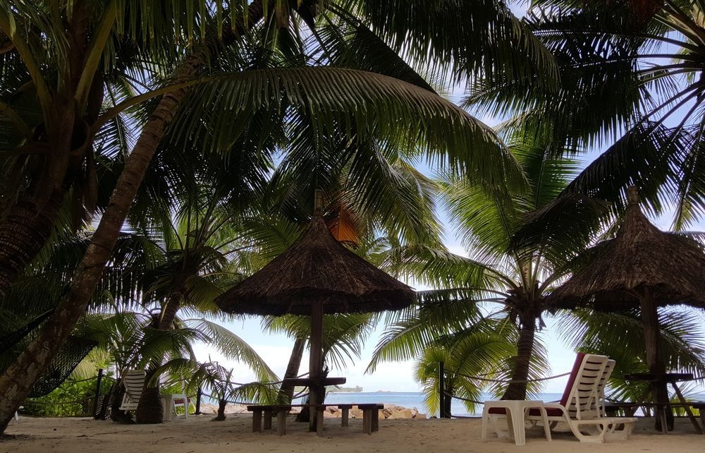 Anse Kerlan Beach Chalets Екстериор снимка